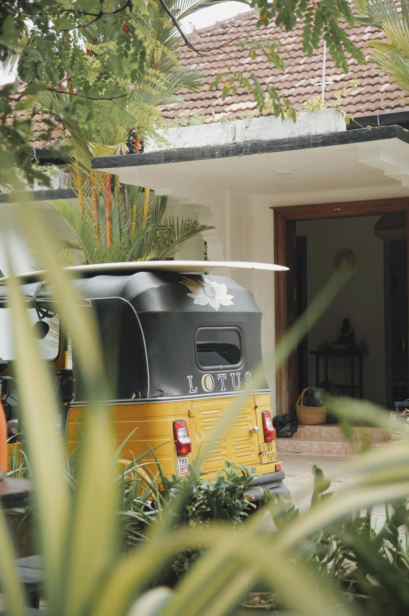 Lotus Surf And Wellness Ahangama Exterior foto